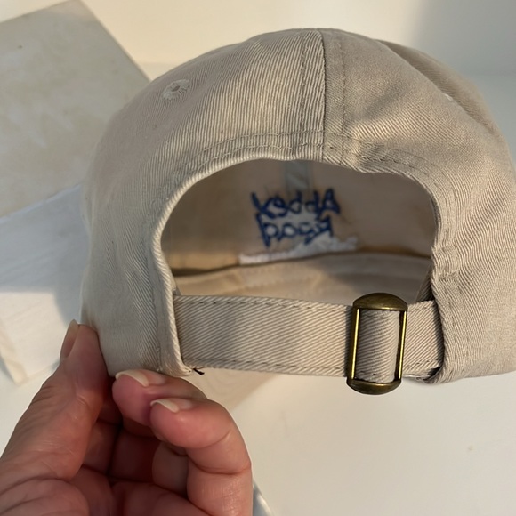 NWOT ABBEY ROAD PUB & RESTAURANT DRAFT BEER HANDLE with HAT and 4 Coasters - Picture 5 of 9